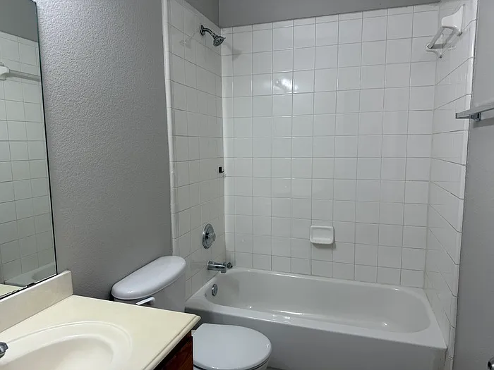 413 Hilltop Dr — Photo 8