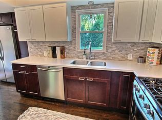 3025 Lee Ave N, Golden Valley, MN 55422