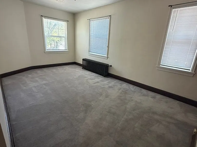 505 Crater Lake Pkwy — Photo 2