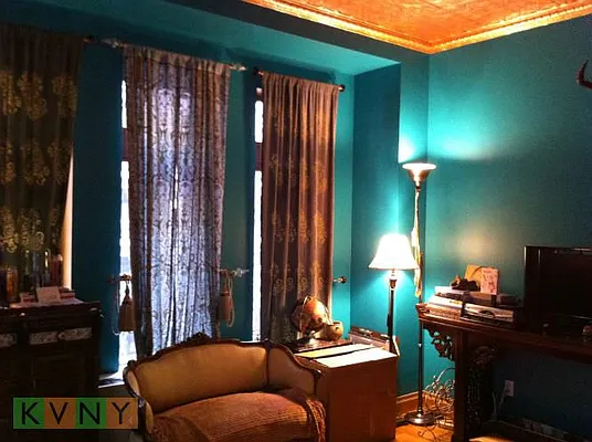 Rented by KVNY Soho | media 15