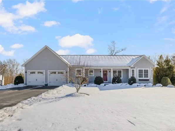 17 Drake Dr, Richmond, RI 02892