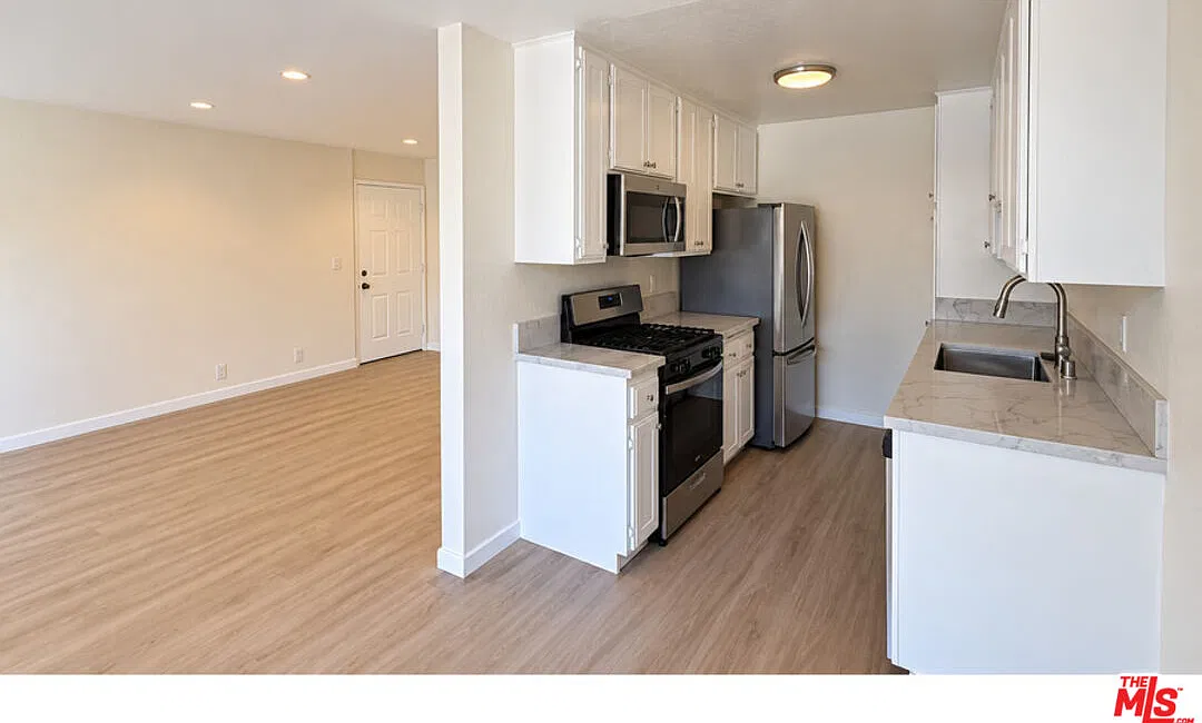 2 bed, 2.0 bath, 920 sqft, $2,500 — Photo 4