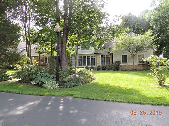 4th image of 584 Old Macatawa Ct #4