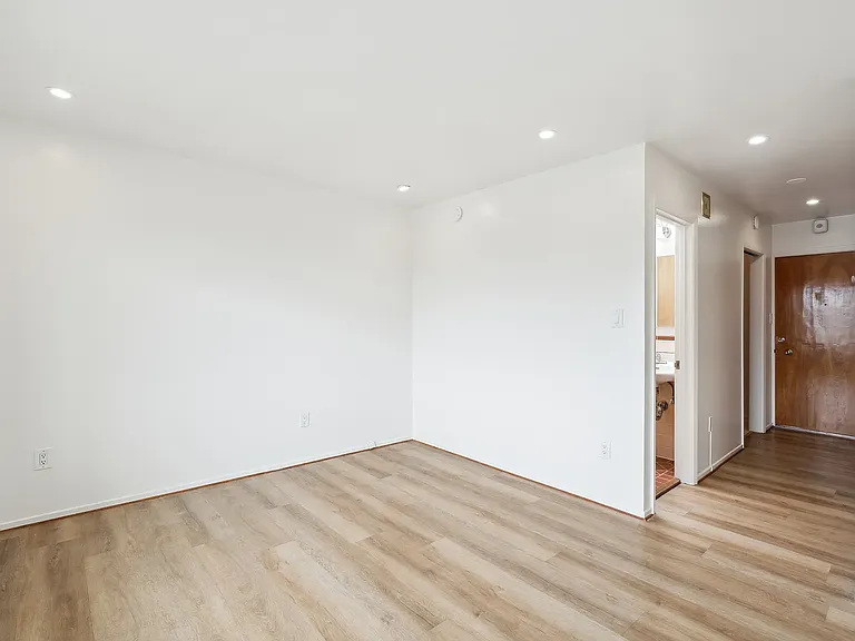 10 Lupine Ave — Photo 5