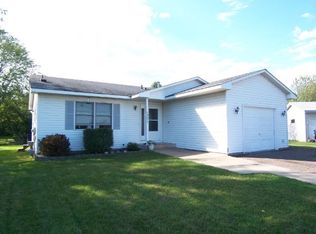 1351 Carriage Hills Dr S, Cambridge, MN 55008