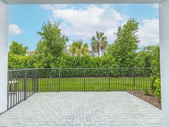 4th image of 16270 Oakview Dr