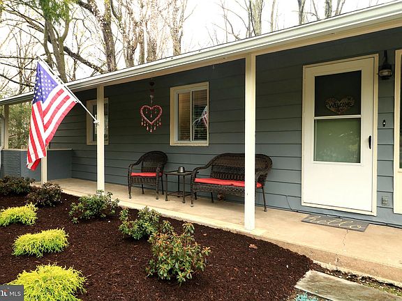 4th image of 1945 N Oak Ln