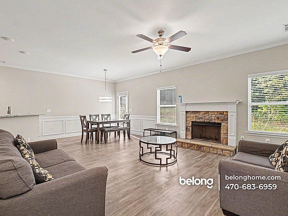 4th image of 238 Eva Way NE