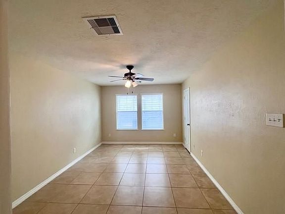 4th image of 7827 Flowing Oak Ln