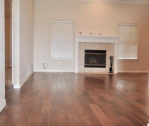 4th image of 4180 Lucy Cir