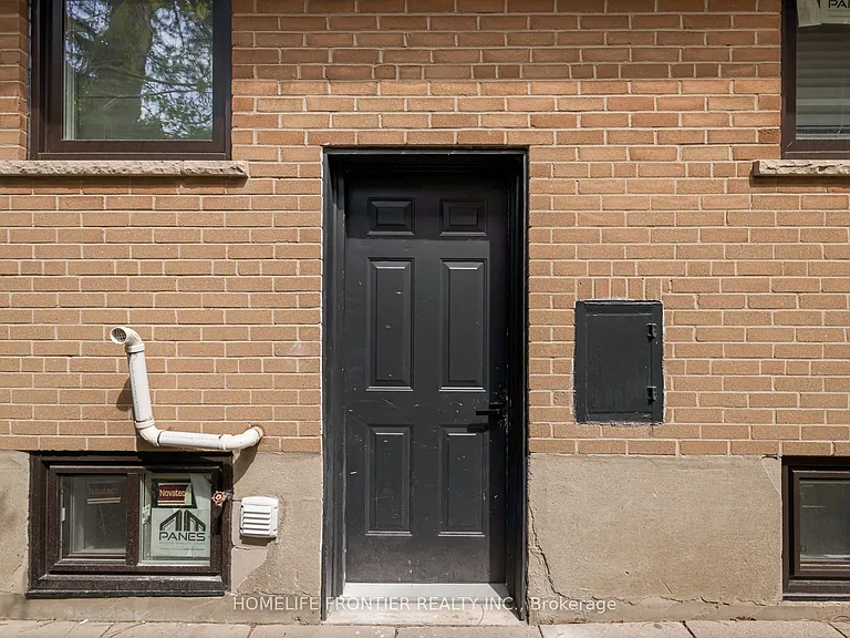 6 Dalmeny Rd #LOWER — Photo 4
