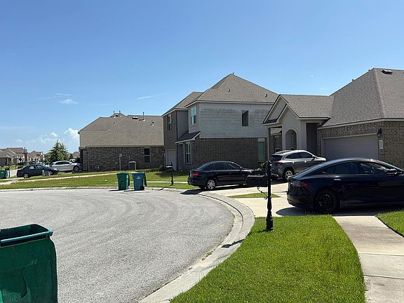 4th image of 817 Bent Cypress Ln