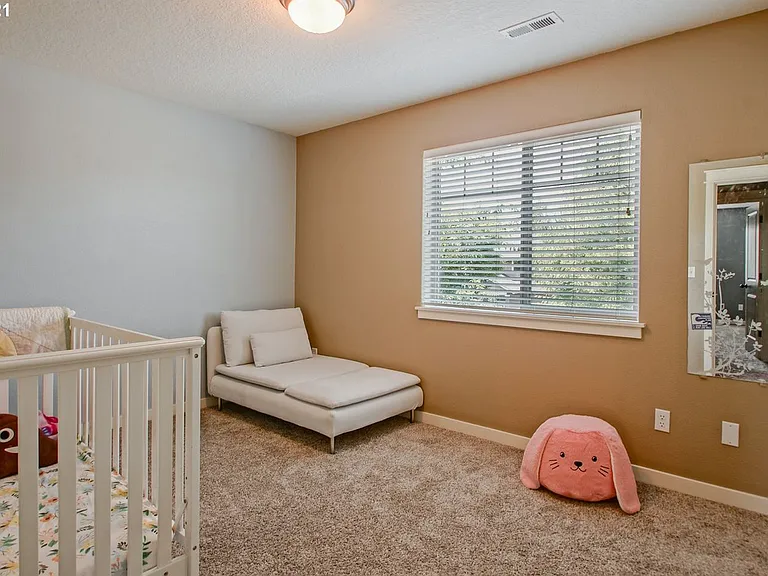 568 Donna Dr — Photo 16