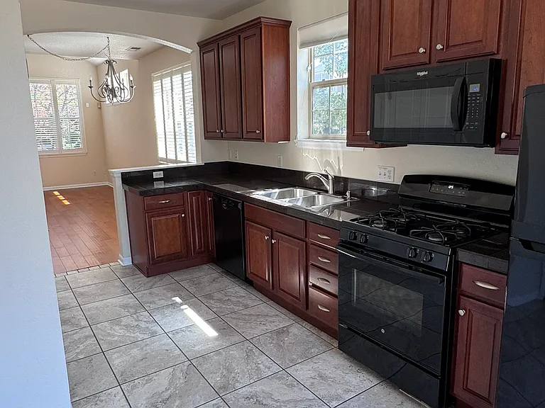 Kitchen (granite counter tops)