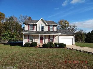 3916 Lloyds Ct, Mc Leansville, NC 27301
