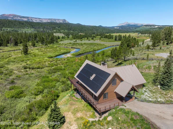 5 Juniper Dr, Dubois, WY 82513