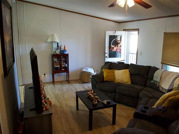 2nd image of 627 Port Rd