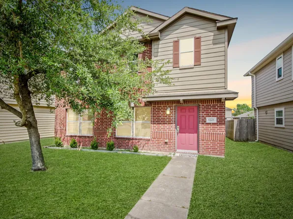 1223 Grassy View Dr, Houston, TX 77073
