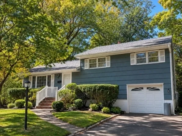 31 Arbor Dr, Hohokus Boro, NJ 07423