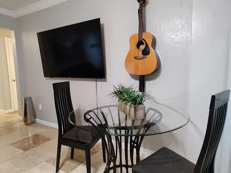Deville Dr E — Photo 5