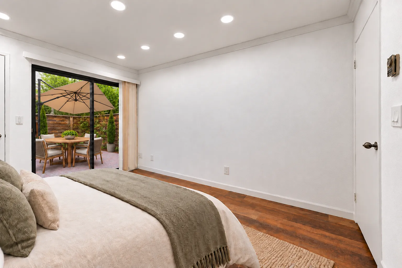 1 bed, 582 sqft, $3,300 — Photo 2