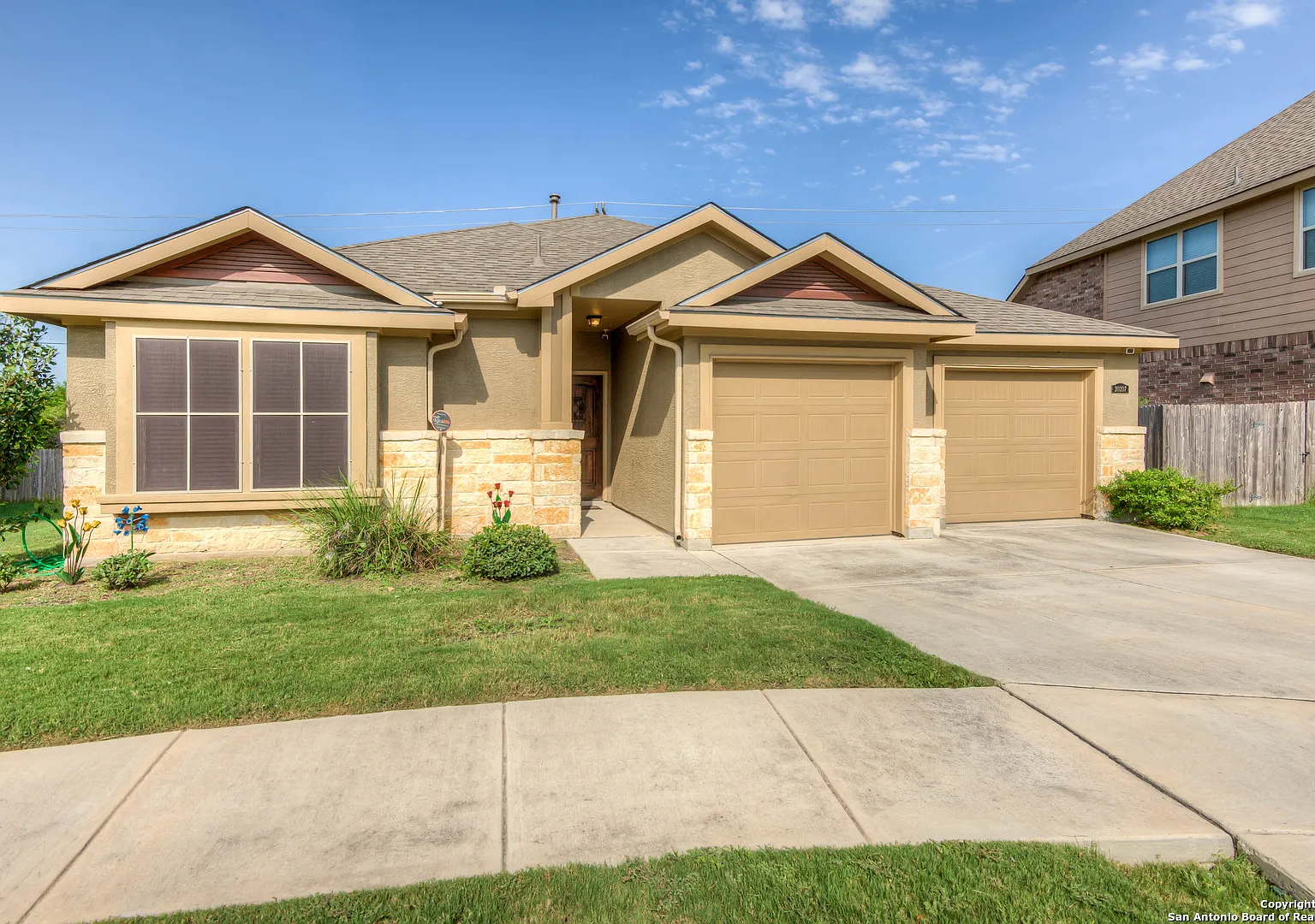 3 bed, 1652 sqft, $2,295 — Photo 1