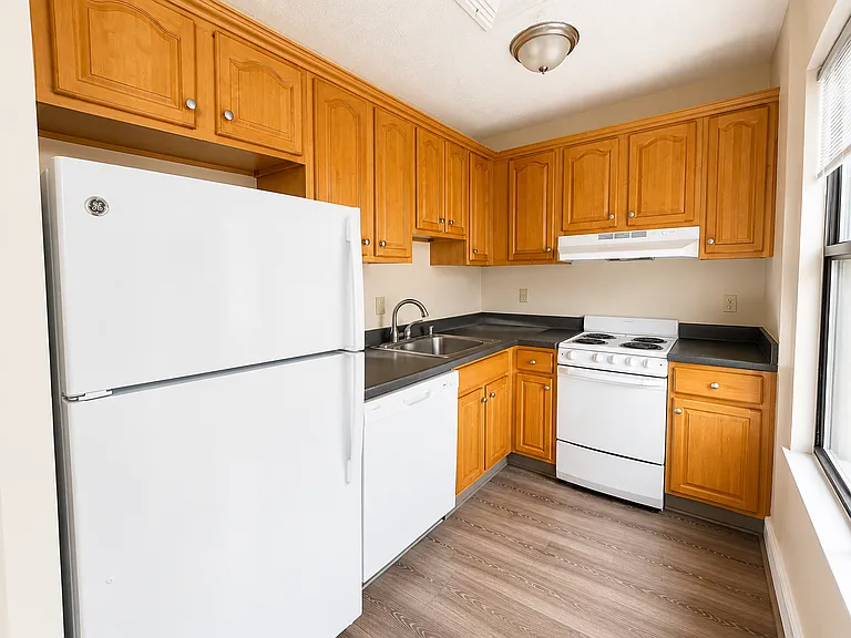 13 Haviland St #5 — Photo 2