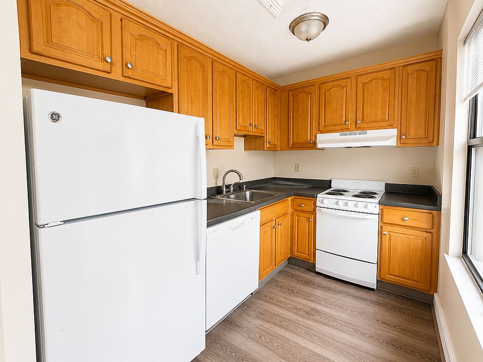 2nd image of 13 Haviland St APT 5