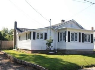 21 Orchard Ave, Barrington, RI 02806