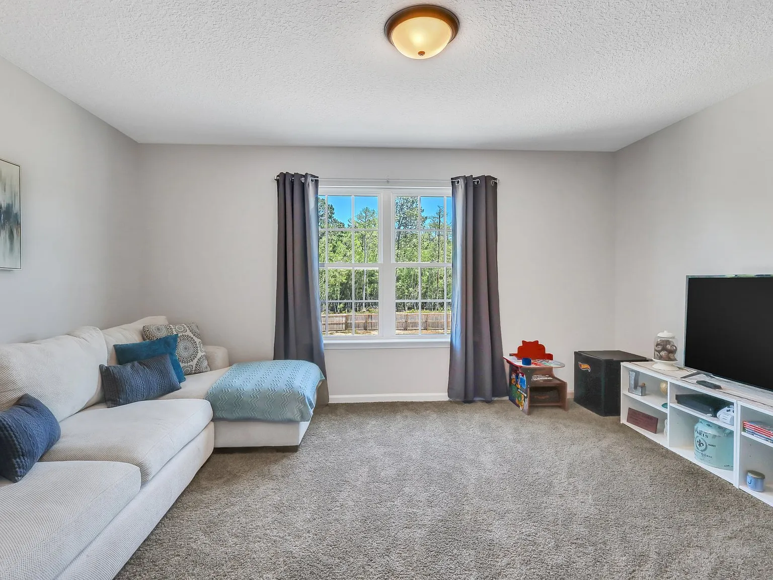 91 Firefly Trace Ne - 1 — Photo 3