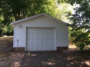 63 Hunt Ln, East Haven, CT 06512