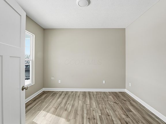 3rd image of 996 Heimat Haus Dr