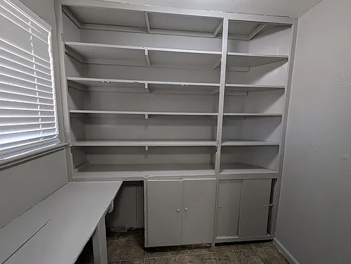Three bedroom duplex for rent with private yard at Munster Gardens — Photo 4