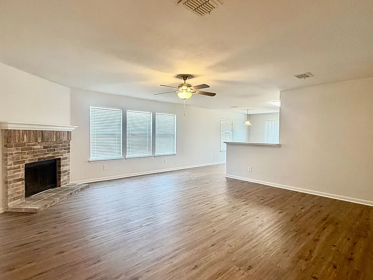 1415 Aztec Trl — Photo 3