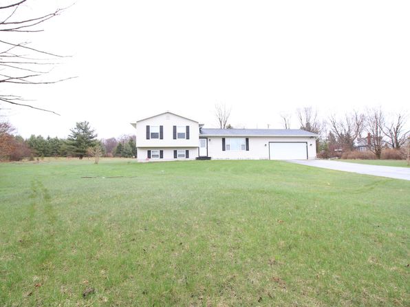 1154 Martin Dr, Frankfort, MI 49635