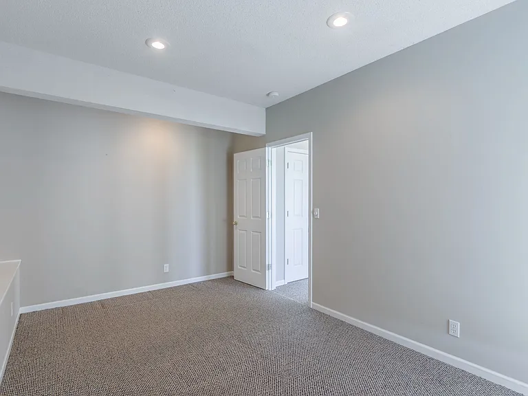 12515 Hollingsworth Rd — Photo 38