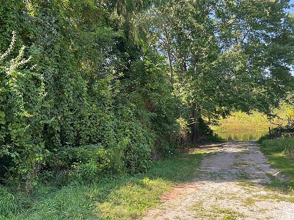 5th image of 16262 Menominee Dr