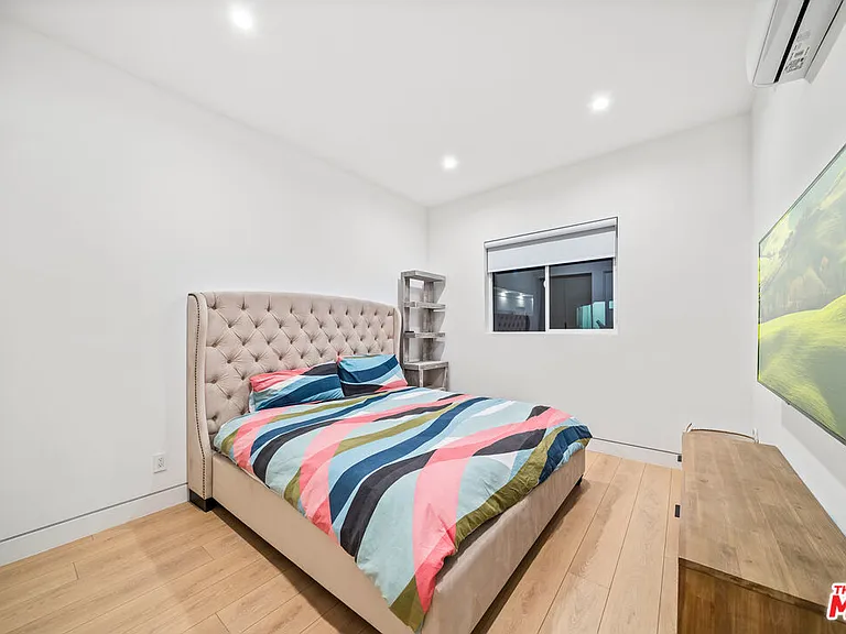 5826 Corbin Ave — Photo 25
