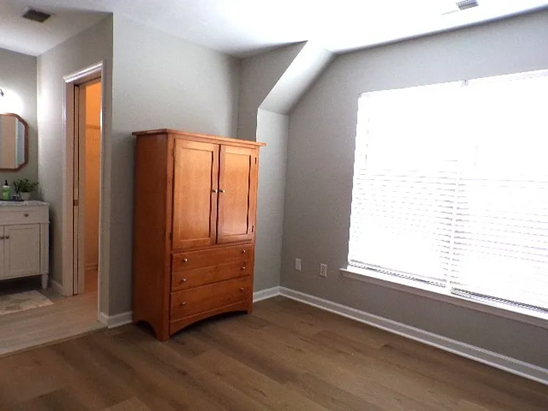 10 Cobblestone Ct — Photo 35