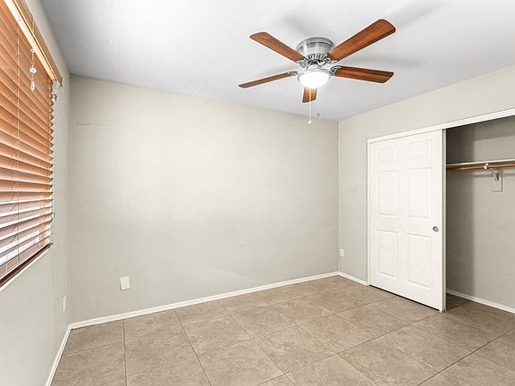5th image of 1702 E Gaylon Dr