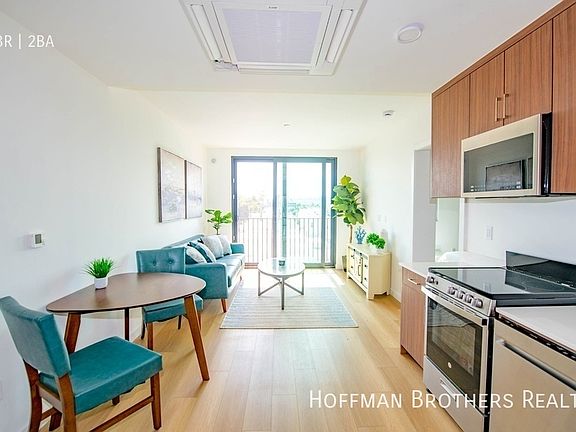 2nd image of 2853 West Blvd #601