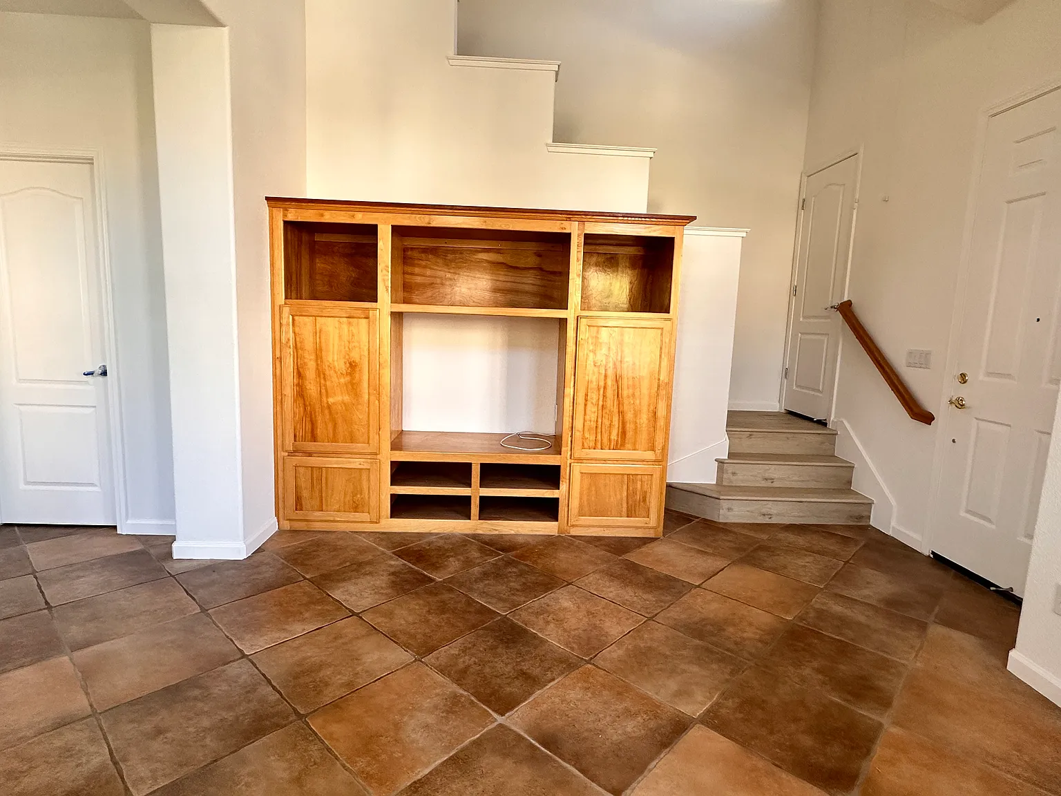 3 bed, 2.5 bath, 1350 sqft, $3,400 — Photo 4