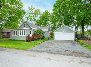 321 River Bend Rd, Troy, NY 12182