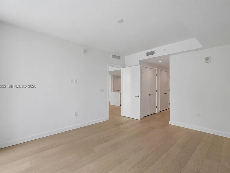 9221 E Bay Harbor Dr #210 — Photo 11