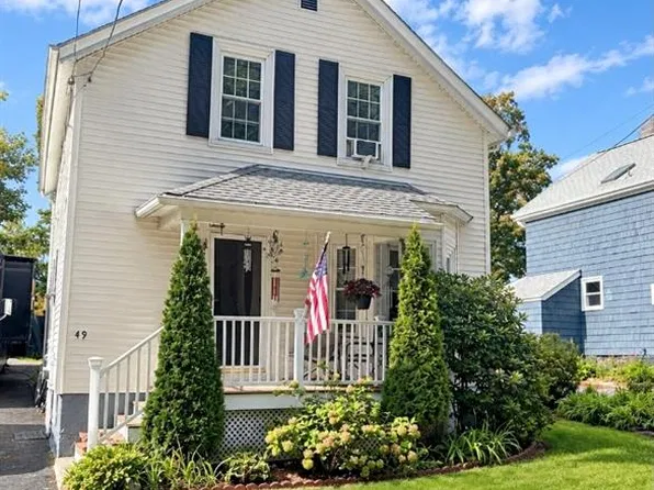 49 Magnolia St, Rumford, RI 02916