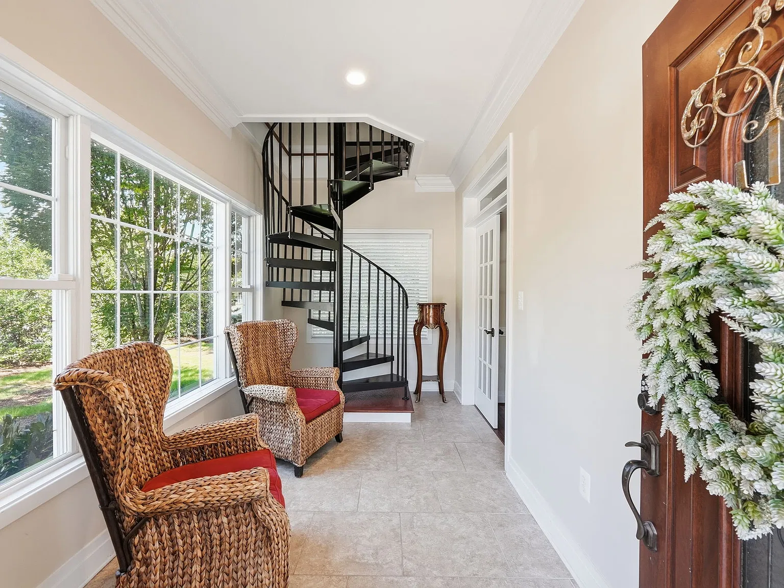 2 bed, $3,000 — Photo 2