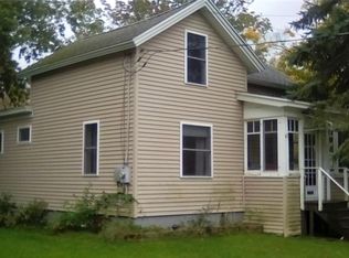 42 High St, Alexandria Bay, NY 13607