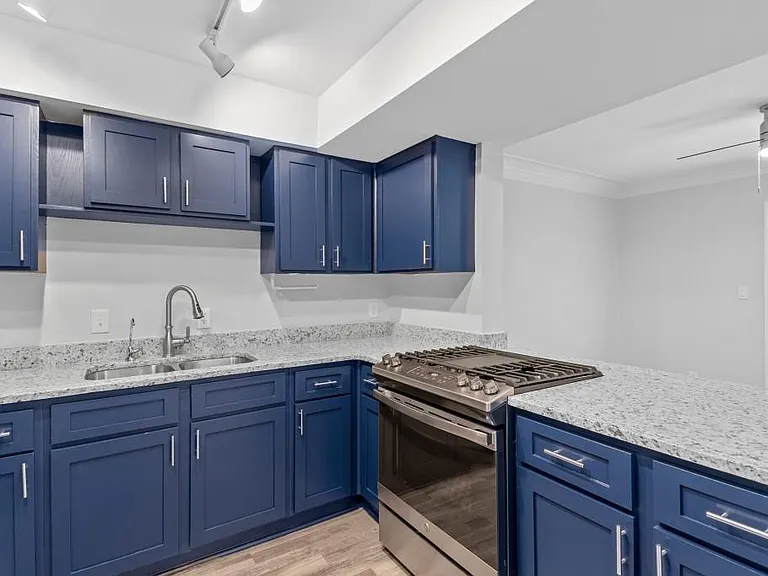 856 Saint Charles Ave NE #3 — Photo 3