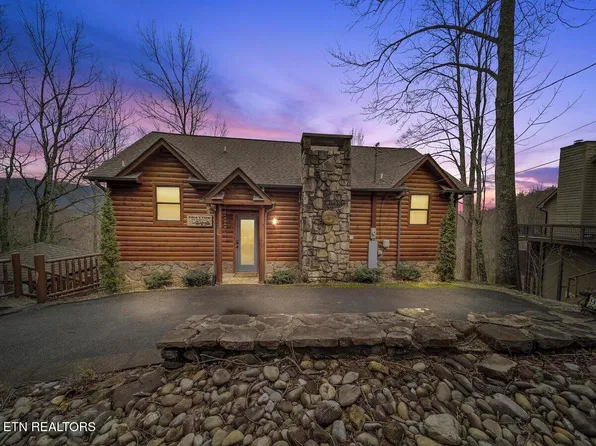 922 Scenic Trl, Gatlinburg, TN 37738