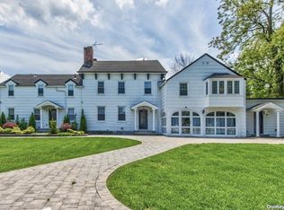 39 Sunset Rd S, Albertson, NY 11507